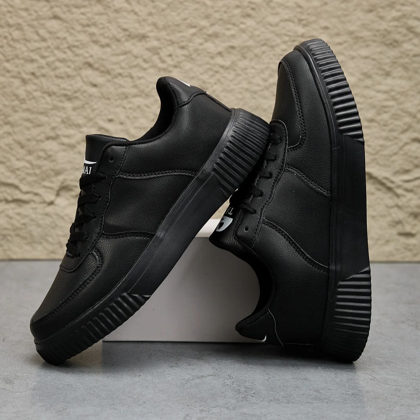 Scarpe da uomo in pelle da est - Men'S Shoes Black And White recensione e prezzo